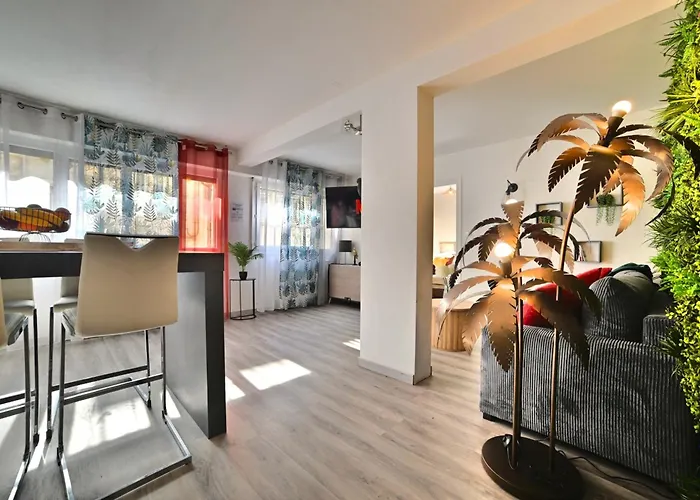 Apartment Hypercentre Saintes